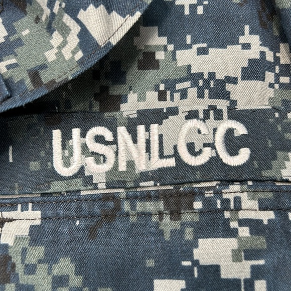 U S Navy military jacket. Blue and gray digital camo print. Size XS. - Picture 4 of 8